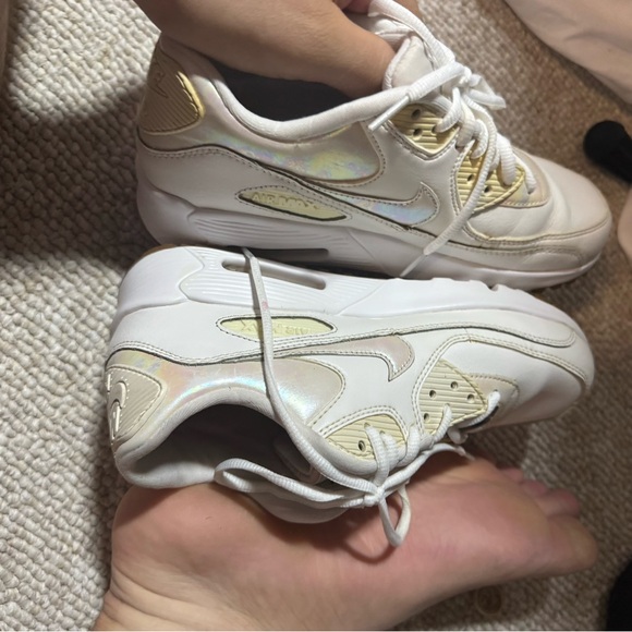 Nike Air Max  90  leather SE White Sneakers 6.5Y /women’s 8 - Picture 5 of 7